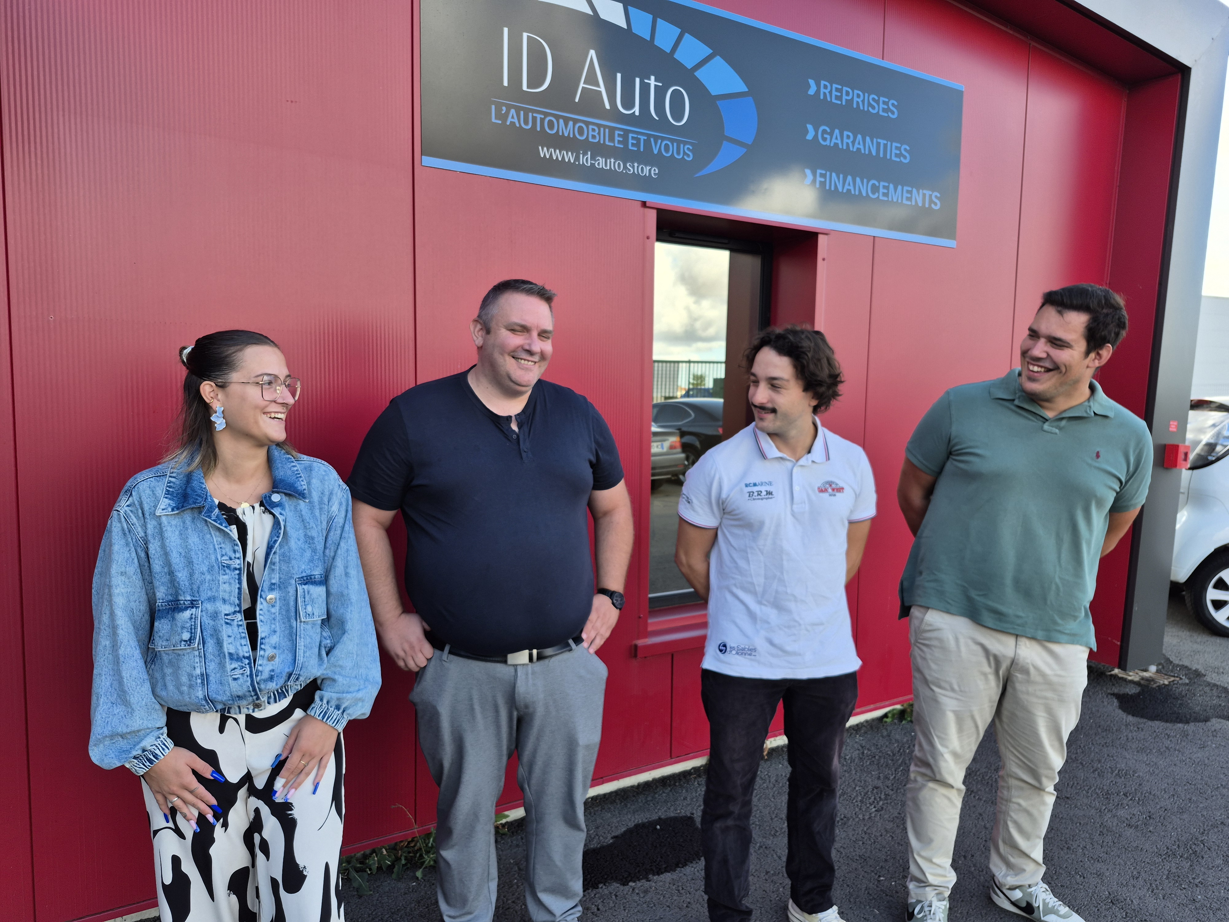 Portrait de L'Équipe IDE AUTO Fontenay-le-Comte - Conseillers Commerciaux & Experts Automobiles